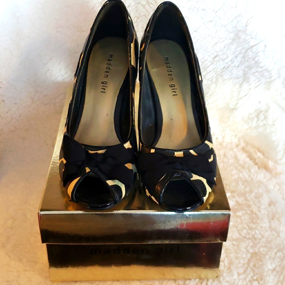 Madden Girl giraffe print